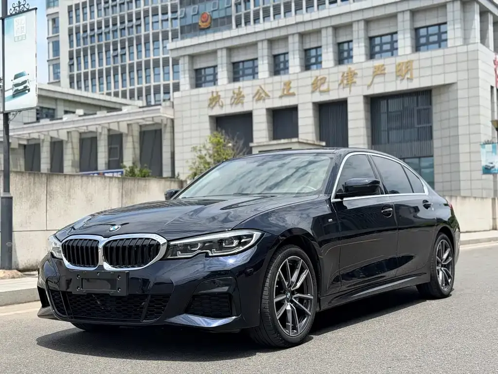 BMW 3 Series — фото 1