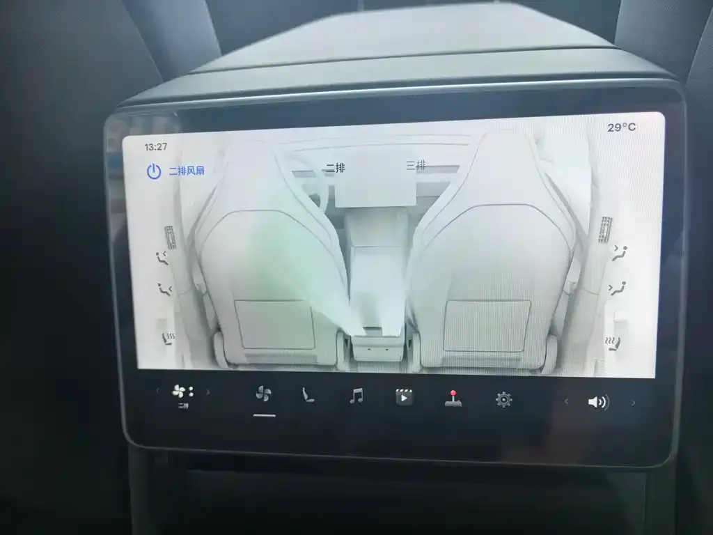 Tesla Model Y L — фото 2
