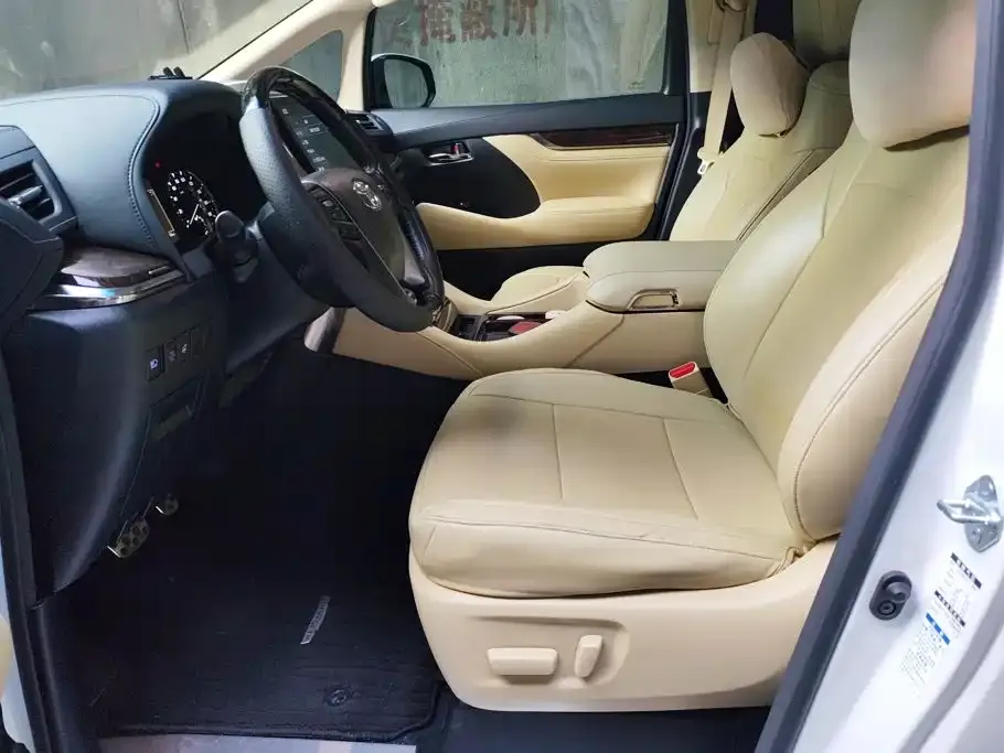 Toyota Alphard — фото 6