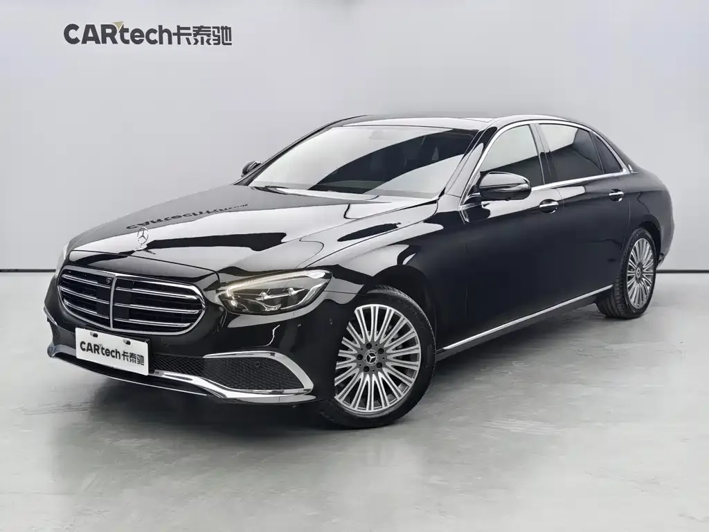 Mercedes-Benz E-Class — фото 1