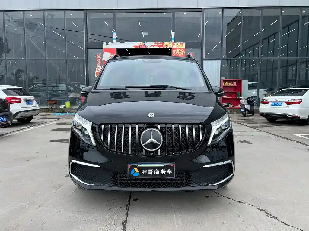 Mercedes-Benz V-Class — фото 10