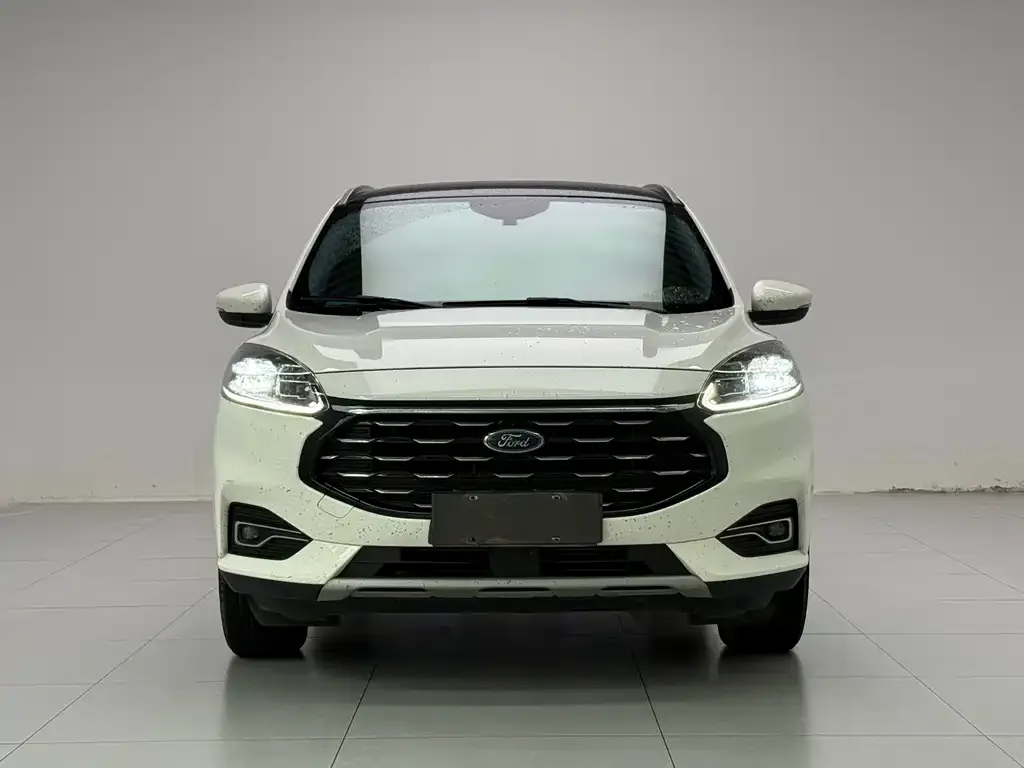 Ford Escape 2023 из CN, фото 2