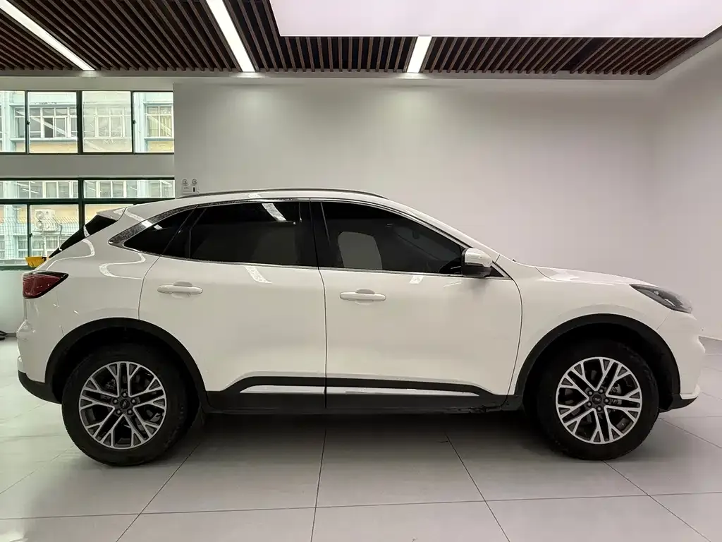 Ford Escape 2023 из CN, фото 4