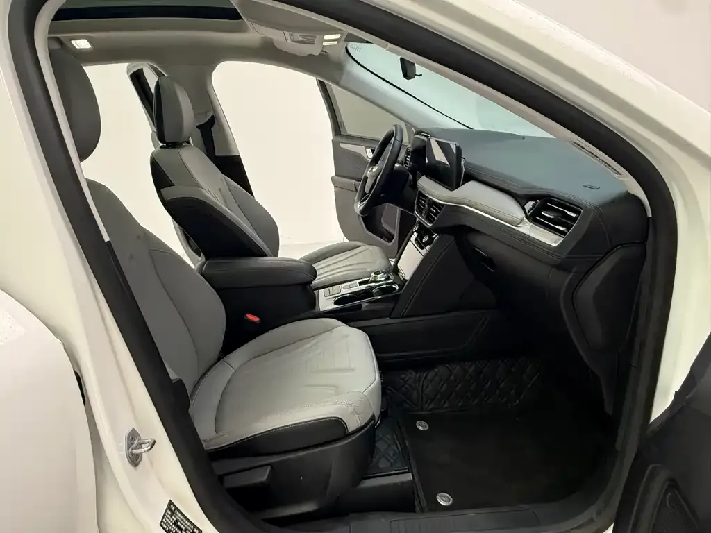 Ford Escape 2023 из CN, фото 5