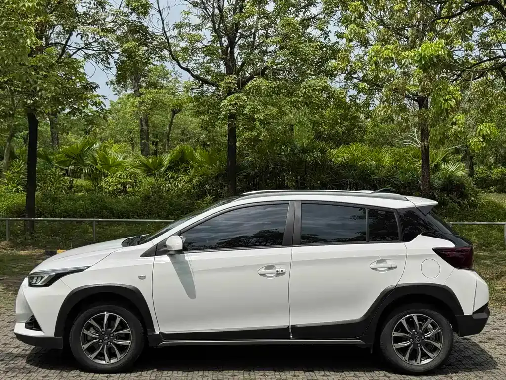 Toyota Yaris L — фото 6
