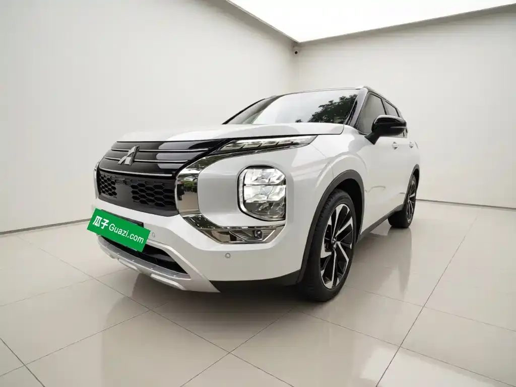 Mitsubishi Outlander — фото 3