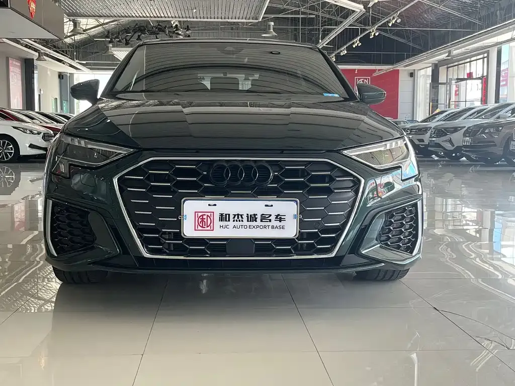 Audi A3 — фото 1