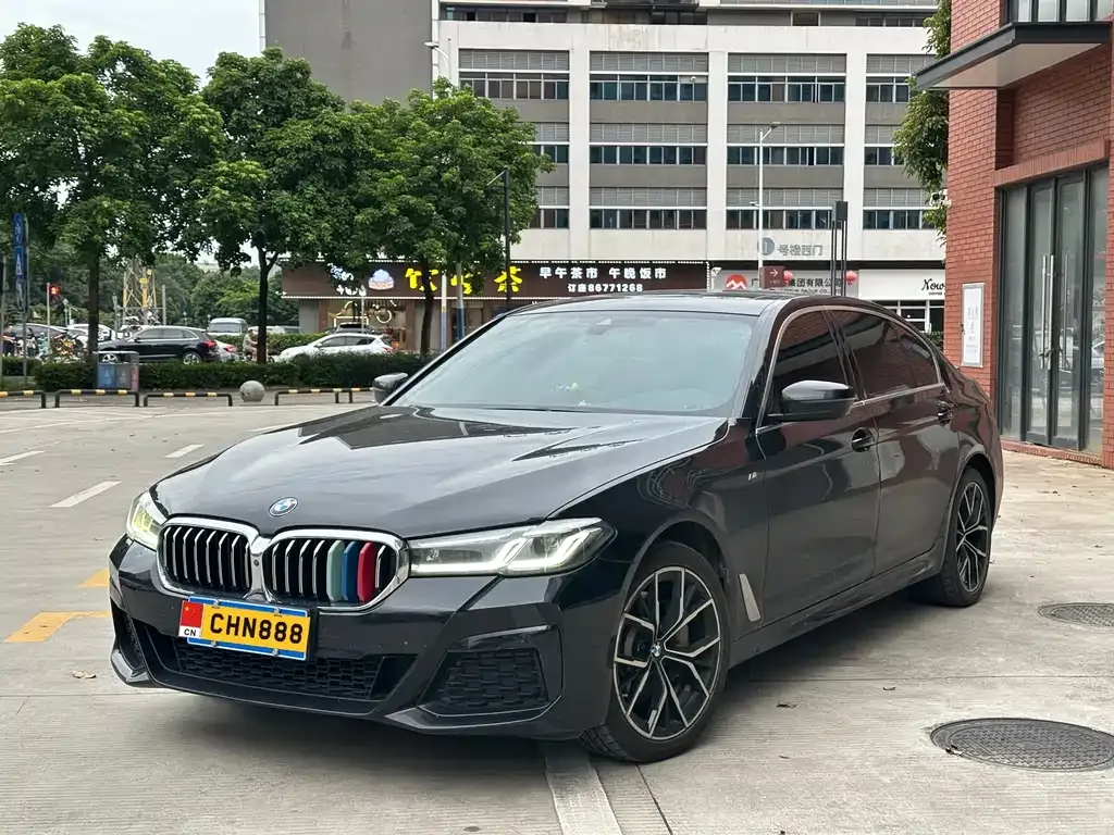 BMW 5 Series — фото 1