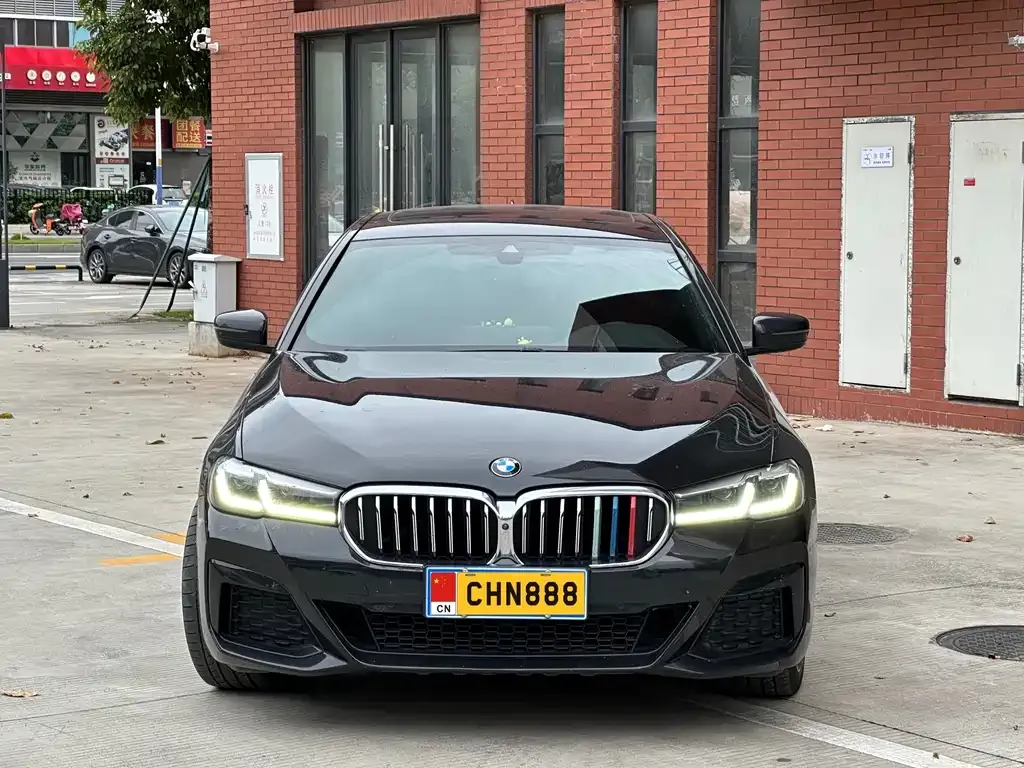 BMW 5 Series — фото 10