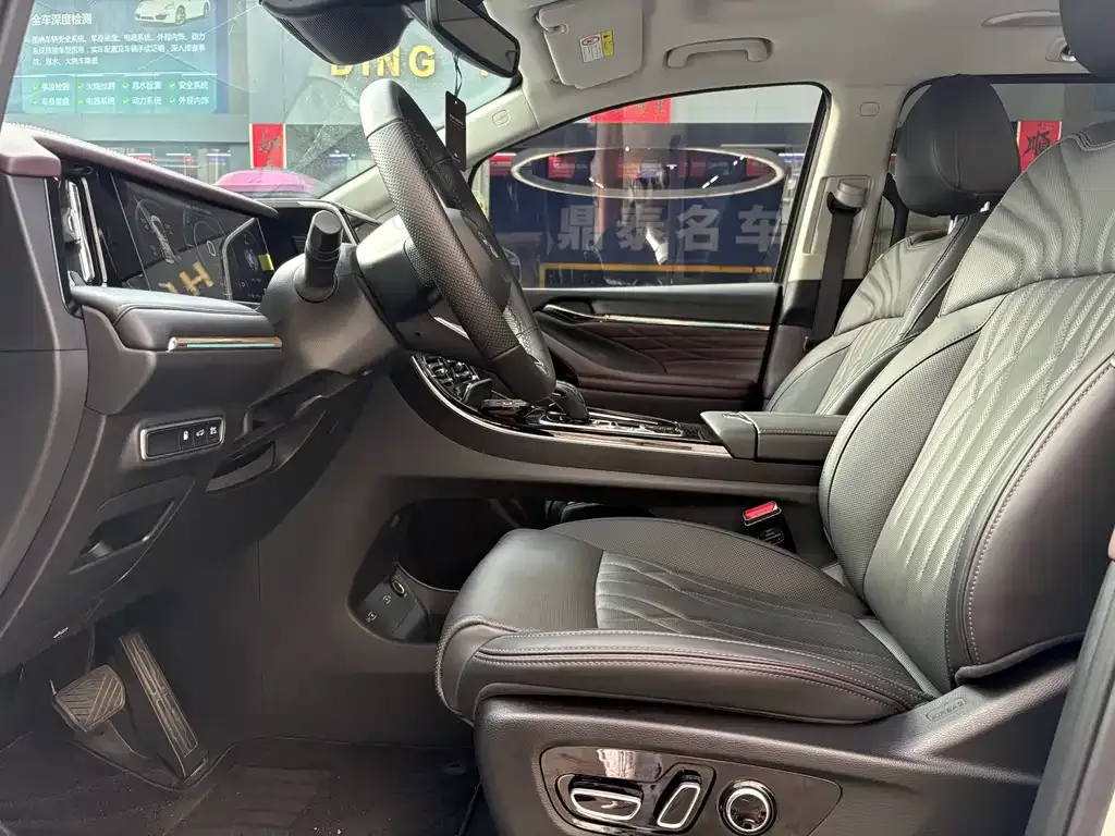 GAC Motor Trumpchi M8 — фото 3