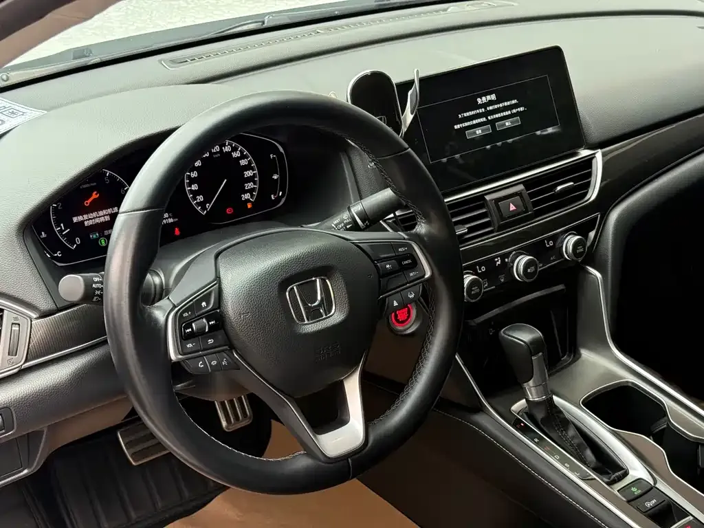 Honda Accord — фото 4