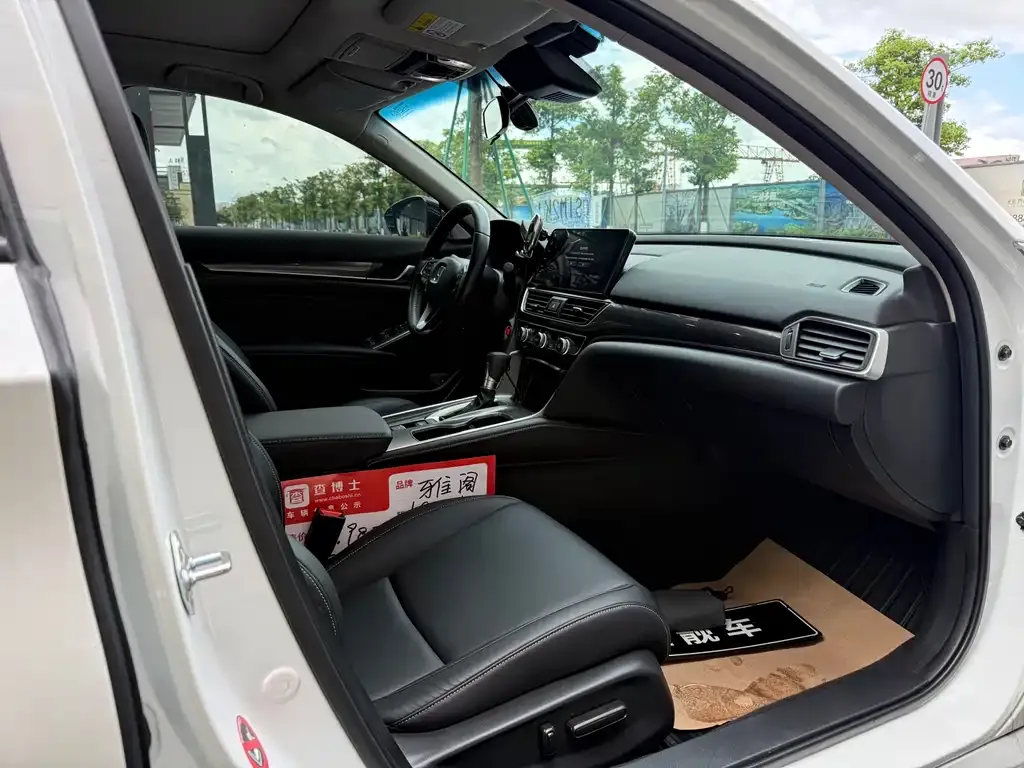 Honda Accord — фото 5