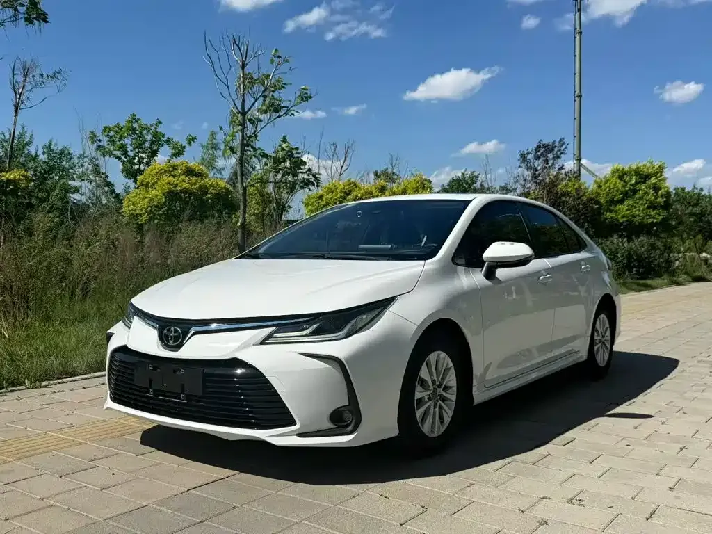 Toyota Corolla — фото 9