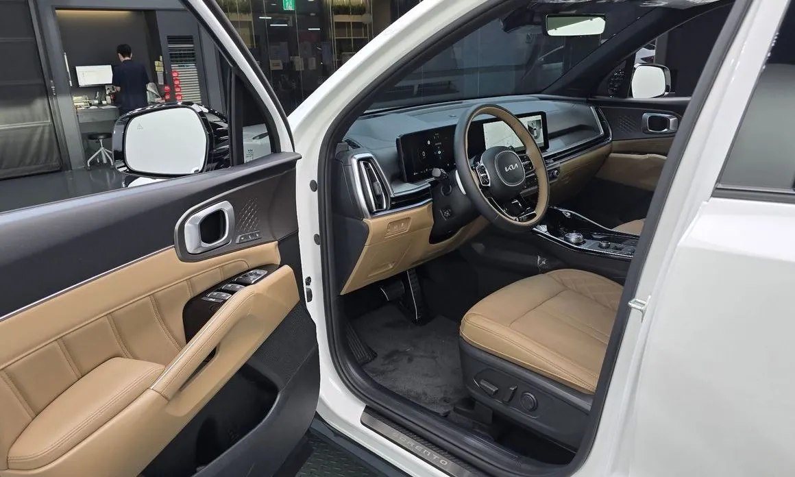 Kia Sorento — фото 8