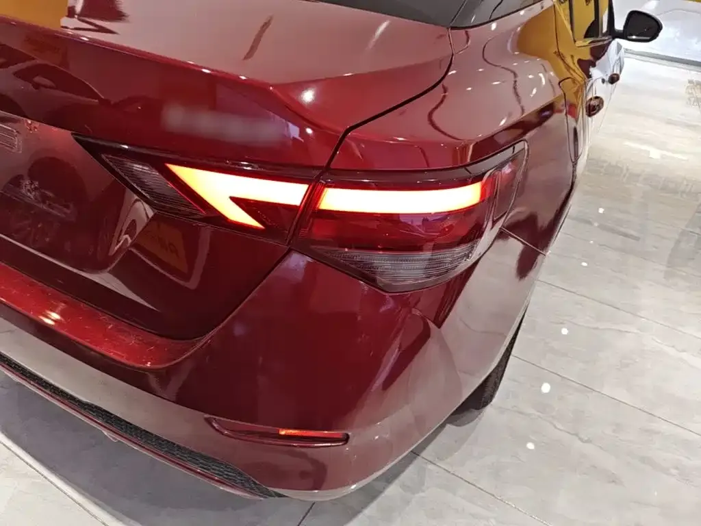Nissan Sylphy 2022 из CN, фото 2