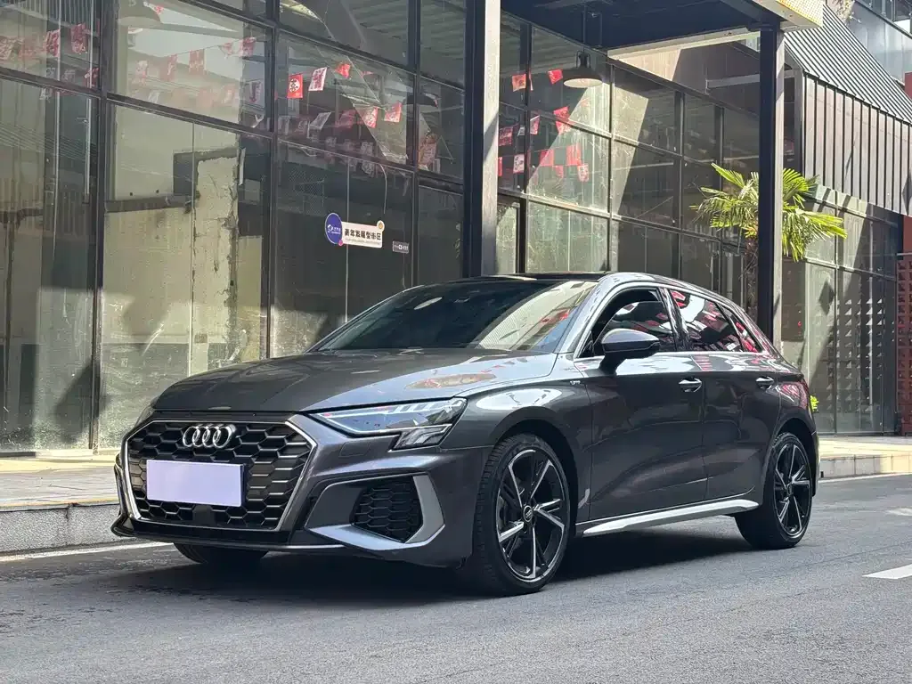 Audi A3 — фото 1