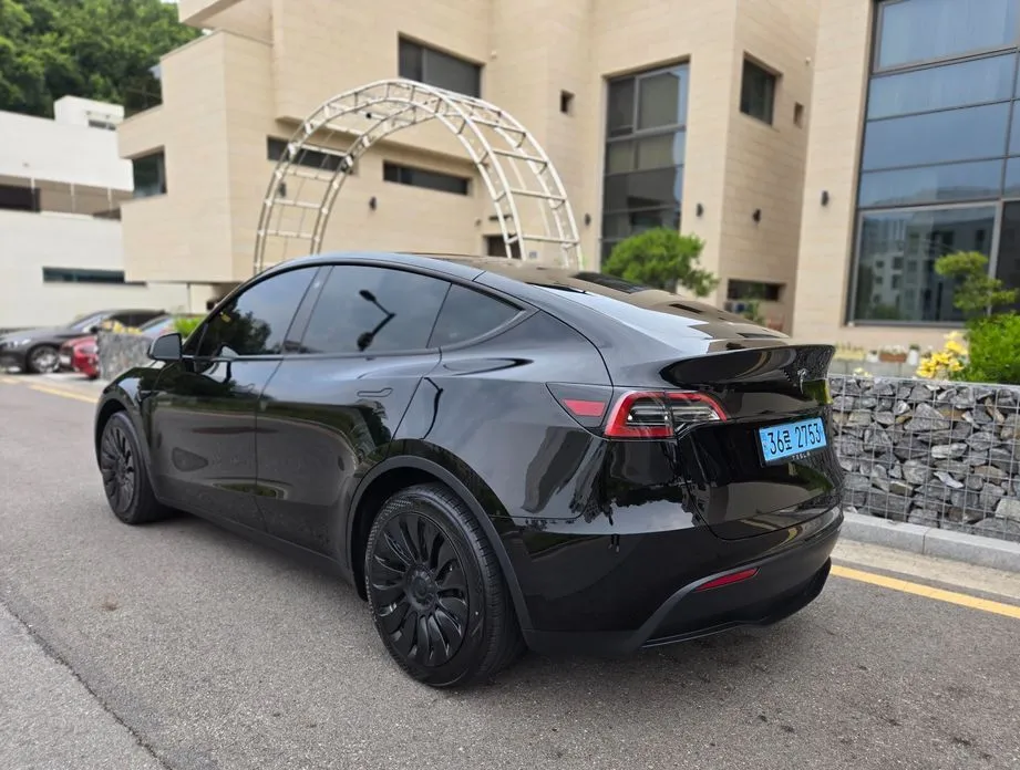 Tesla Model Y — фото 8