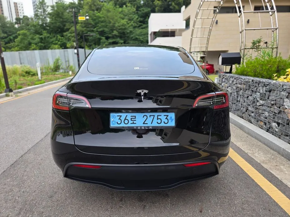 Tesla Model Y — фото 9