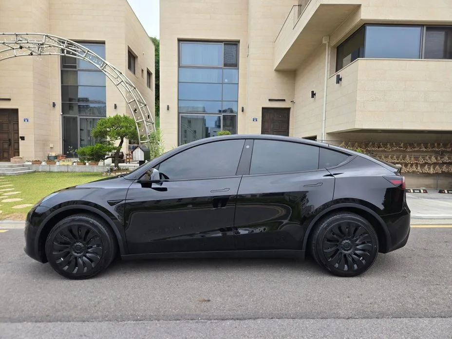 Tesla Model Y — фото 6