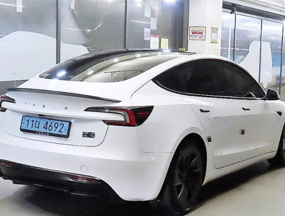 Tesla Model 3 — фото 10