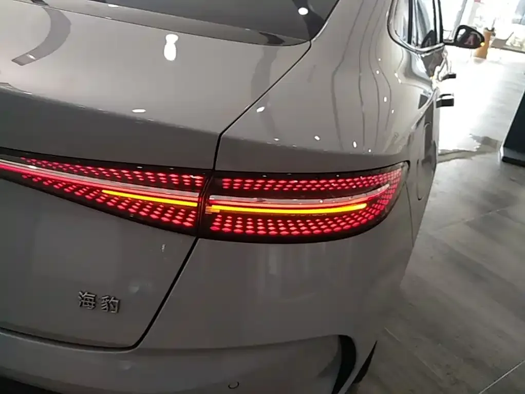 BYD Seal — фото 6