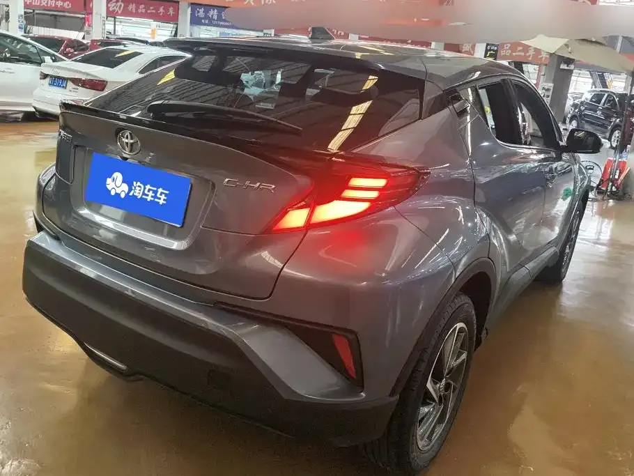 Toyota C-HR — фото 8