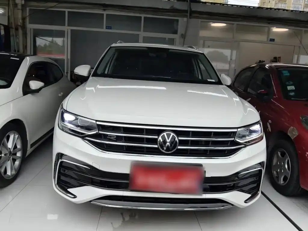 Volkswagen Tiguan L — фото 5