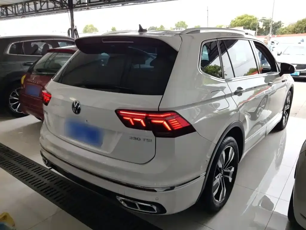 Volkswagen Tiguan L — фото 4