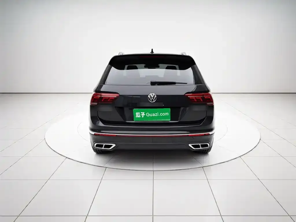 Volkswagen Tiguan L — фото 2