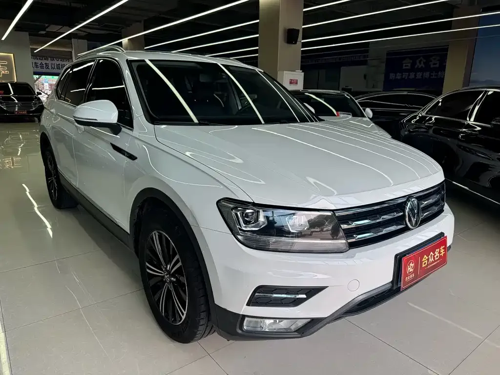 Volkswagen Tiguan L — фото 5