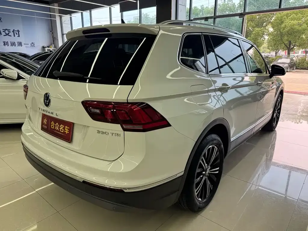Volkswagen Tiguan L — фото 9
