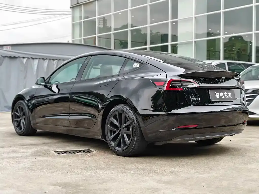 Tesla Model 3 — фото 6