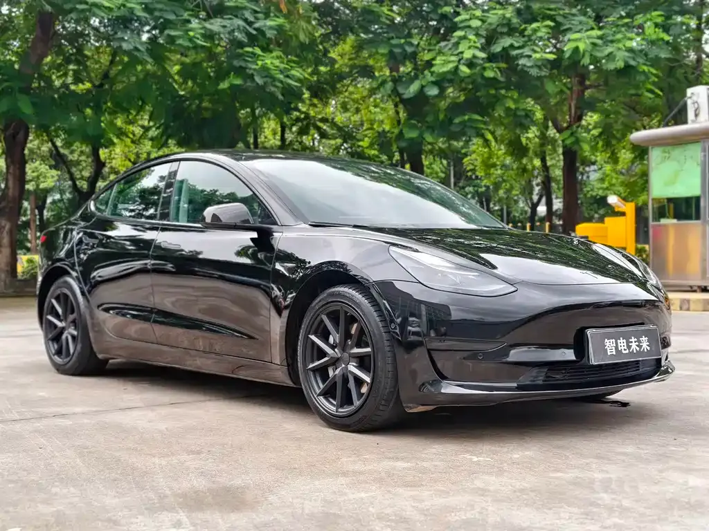 Tesla Model 3 — фото 10