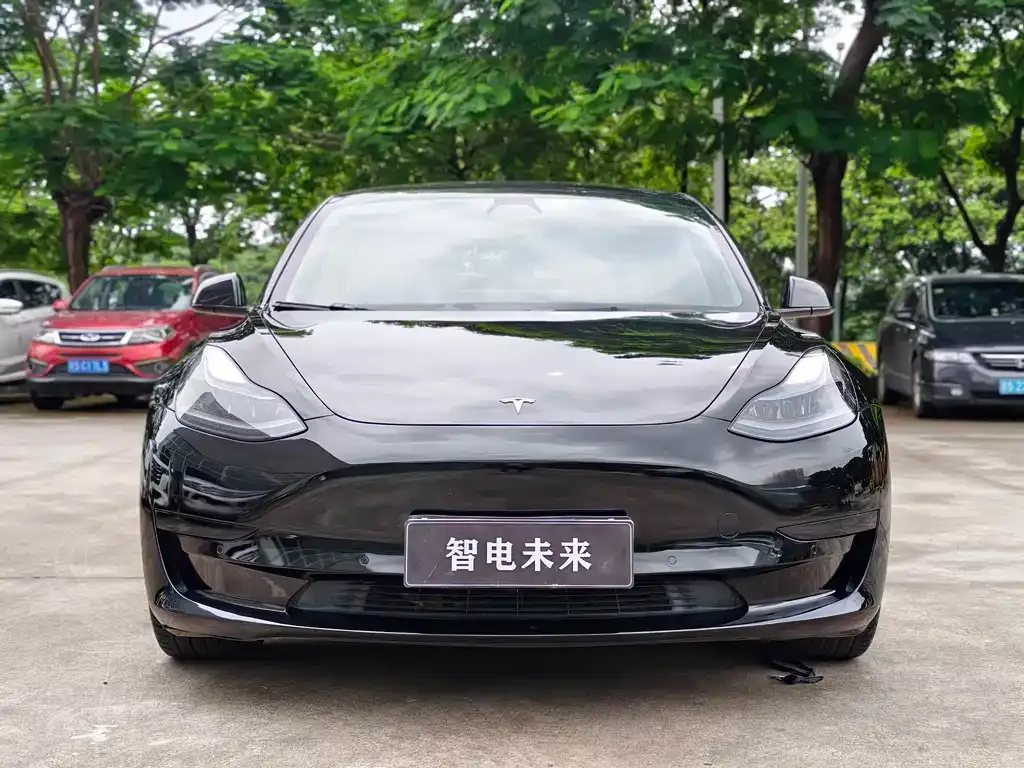 Tesla Model 3 — фото 9