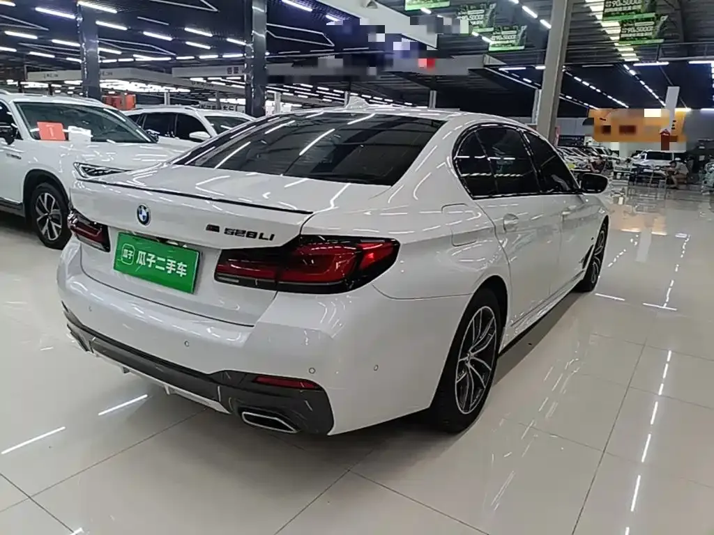 BMW 5 Series — фото 10