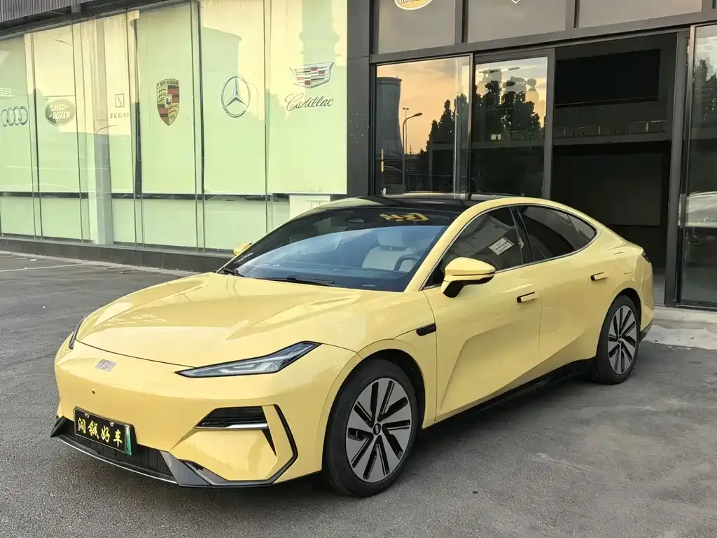 Geely Galaxy E8 — фото 1