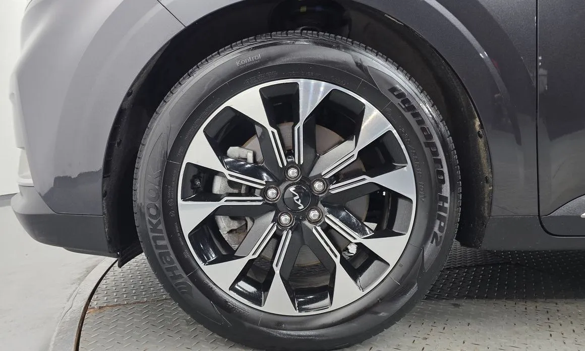 Kia Carnival — фото 10