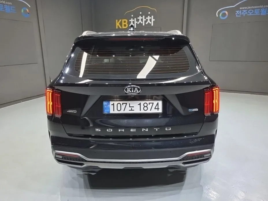 Kia Sorento — фото 7