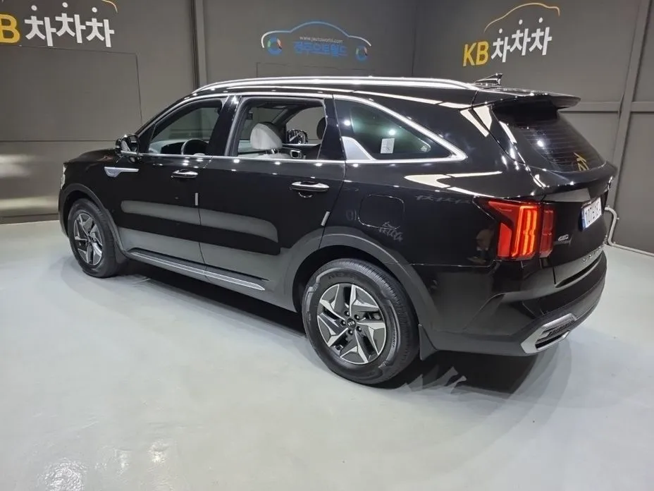 Kia Sorento — фото 4