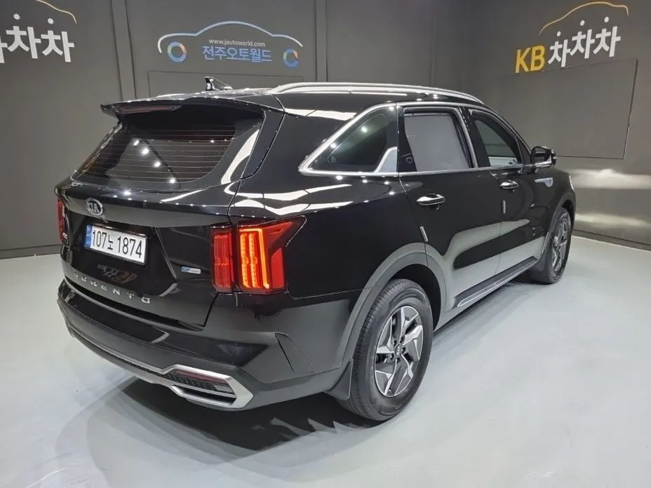 Kia Sorento — фото 3