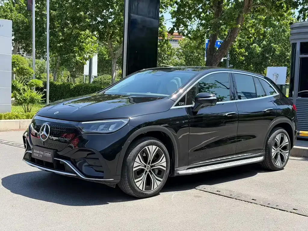 Mercedes-Benz EQE SUV — фото 1