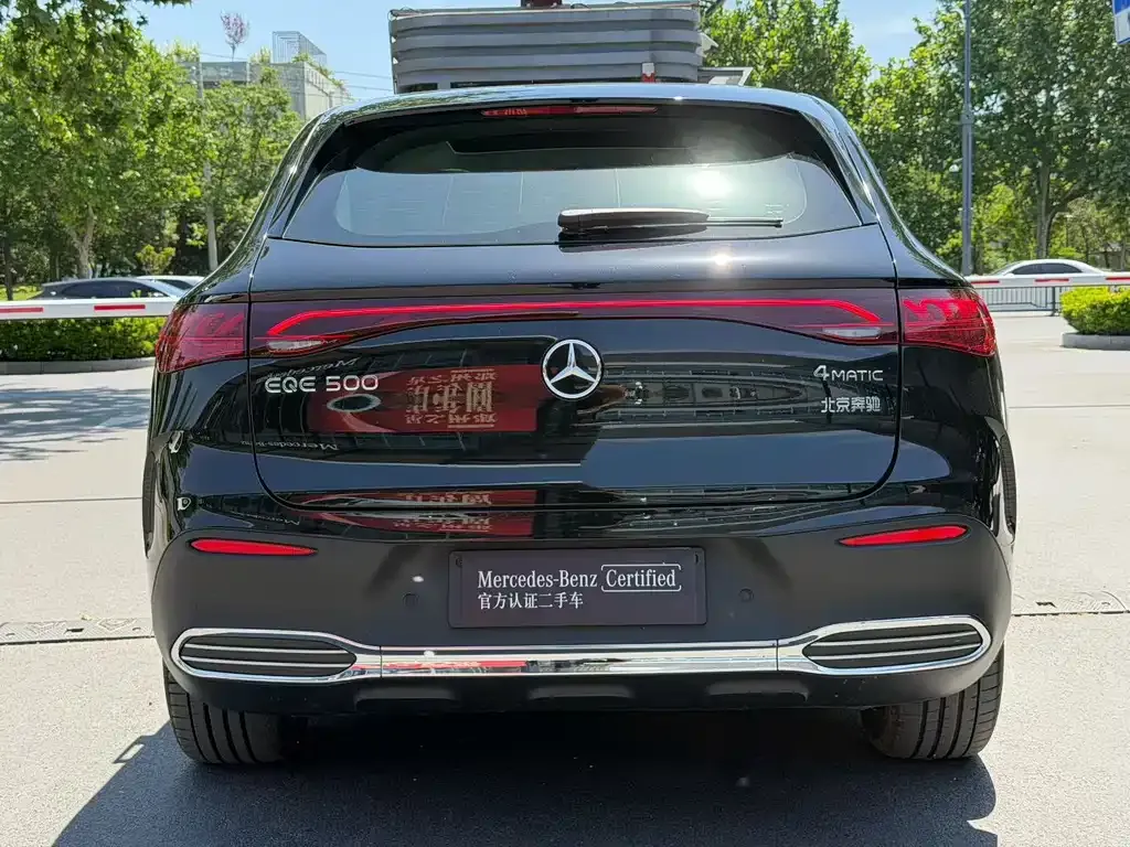 Mercedes-Benz EQE SUV — фото 3