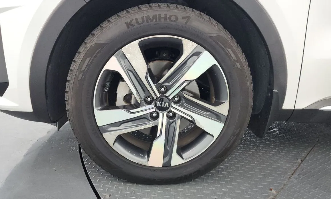 Kia Sorento — фото 6