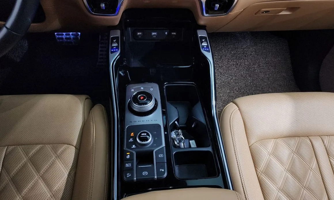 Kia Sorento — фото 10