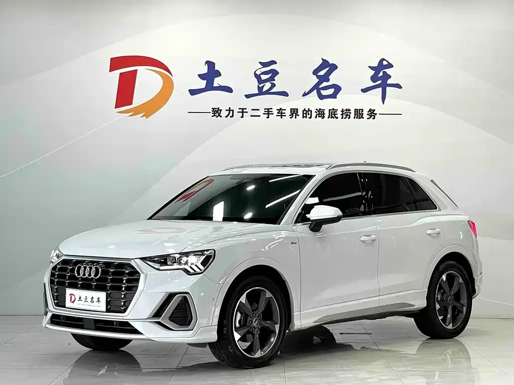 Audi Q3 — фото 1