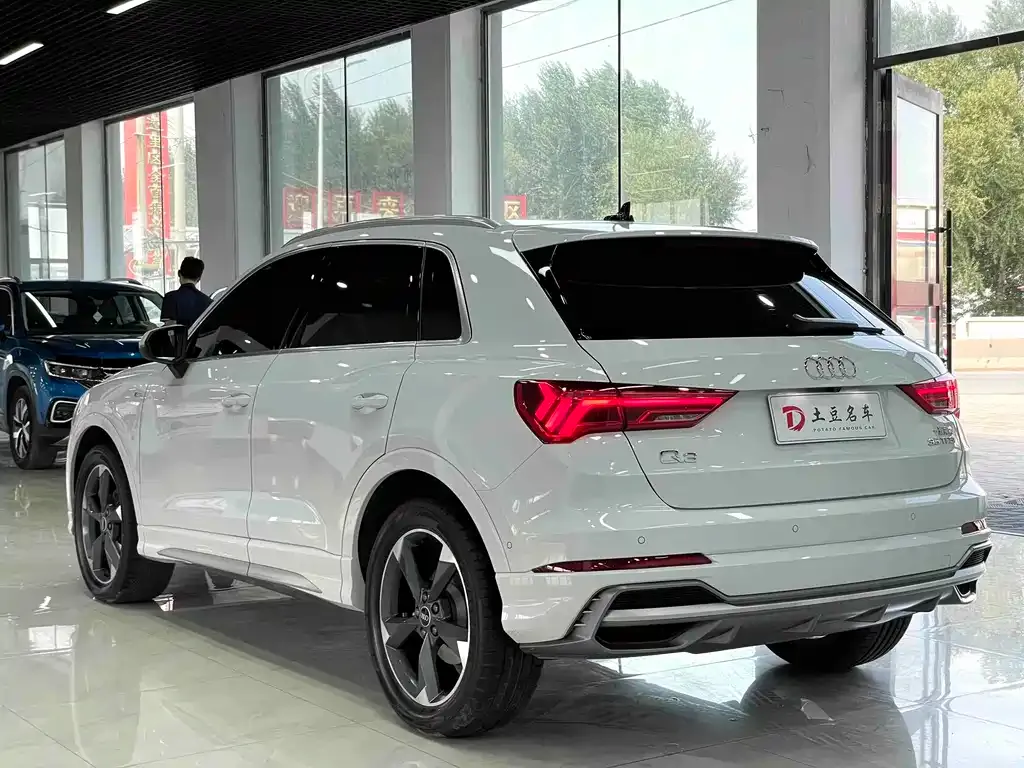 Audi Q3 — фото 7