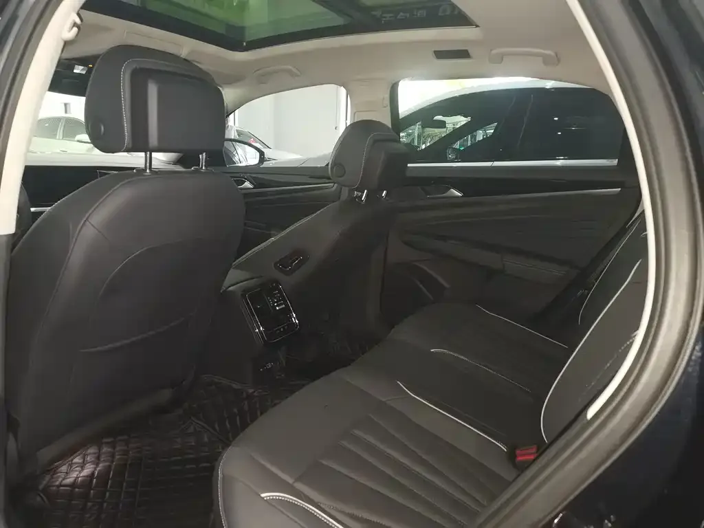 Volkswagen Passat — фото 7