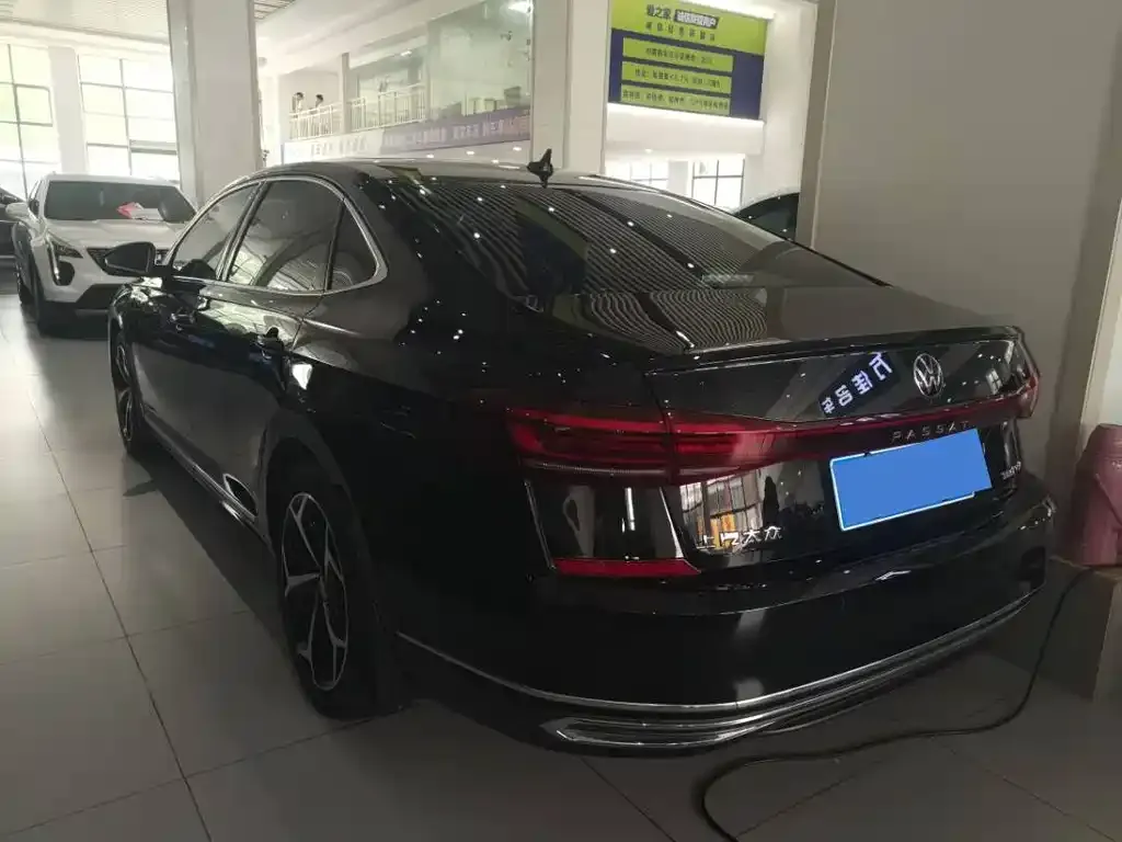Volkswagen Passat — фото 3