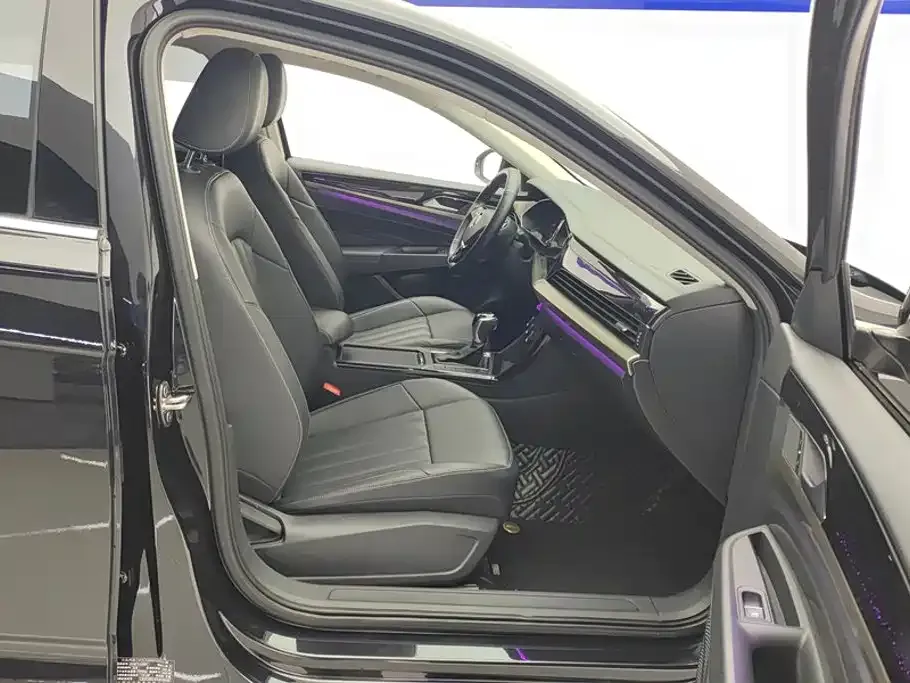 Volkswagen Passat 2022 из CN, фото 9