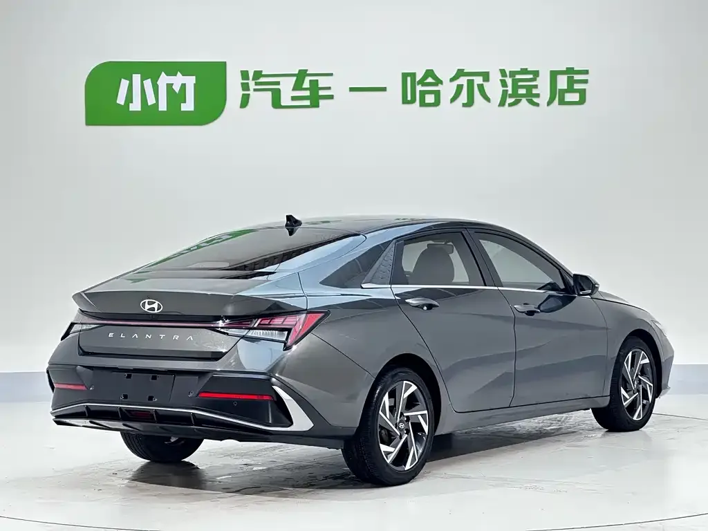 Hyundai Elantra — фото 9